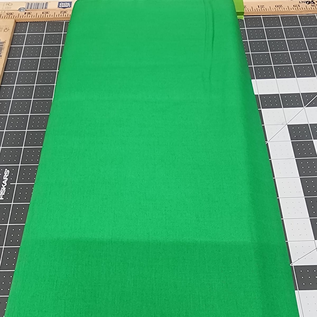Santee Cotton Solids Kelly Green – 8 Yard Bolt – 100% Cotton